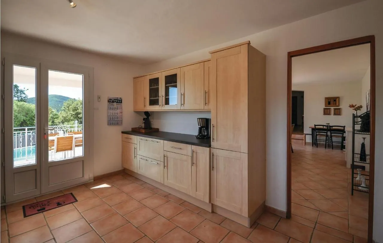 Nice Home In Ste-Anastasie-S-Issole Sainte-Anastasie-sur-Issole 0*,  Frankrike