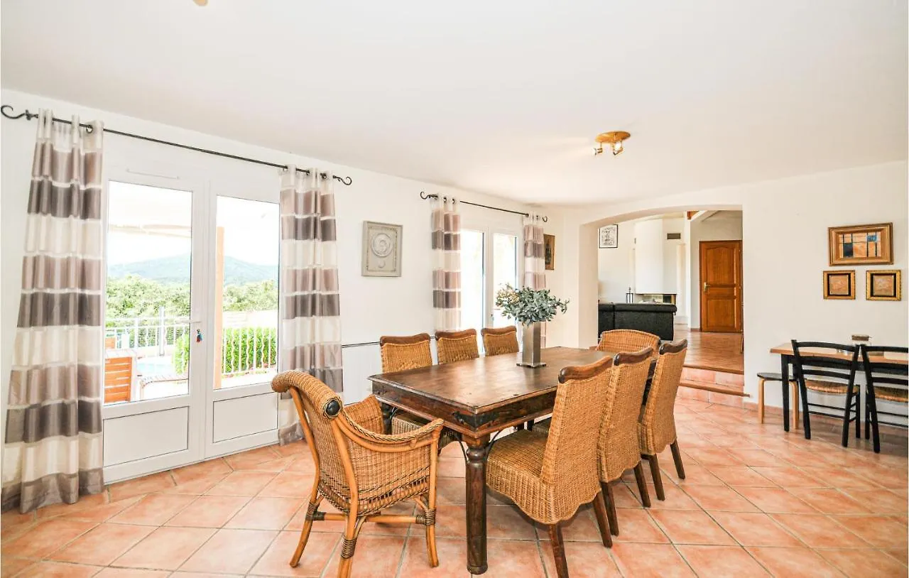 Nice Home In Ste-Anastasie-S-Issole Sainte-Anastasie-sur-Issole Semesterbostad
